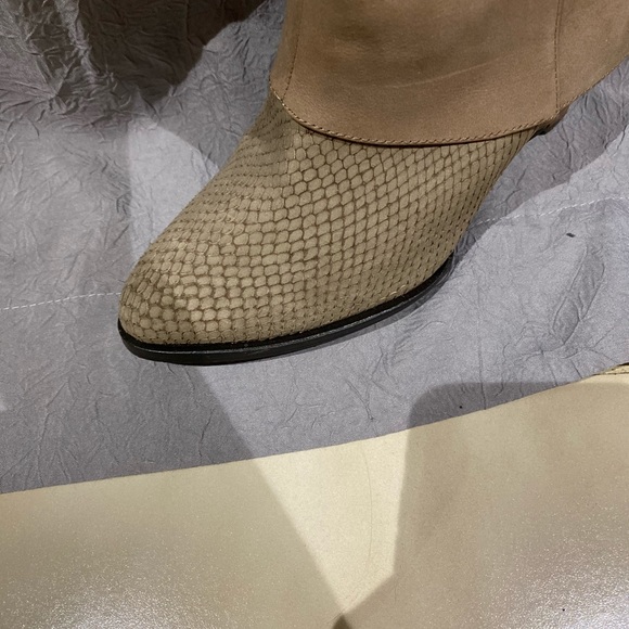 Boots - Picture 2 of 4